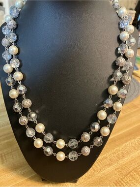 🌸Elegant Women's Strand Pearl & Crystal Necklace - Silver Tone